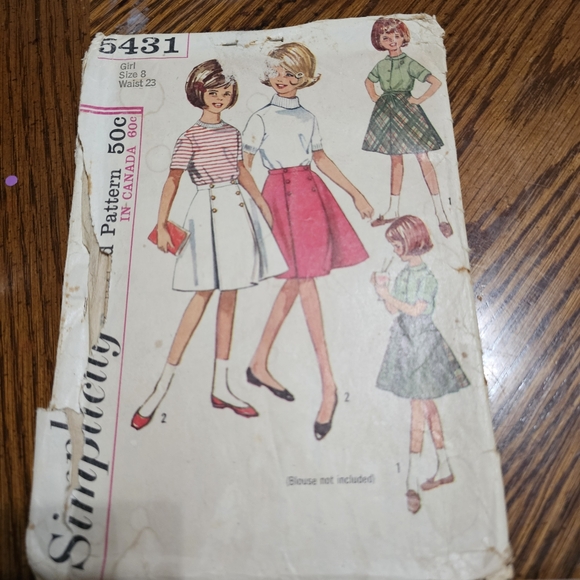 Simplicity Vintage Sewing Pattern Lot - Picture 5 of 10